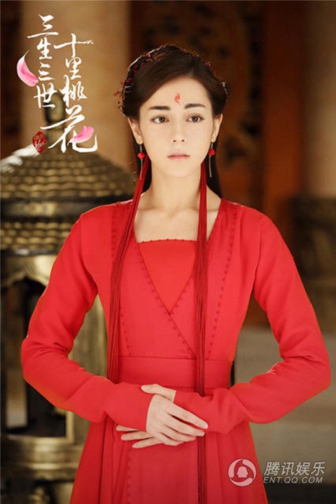 Phượng Cửu xinh đẹp của Tam Sinh Tam Thế: Thập Lý Đào Hoa.