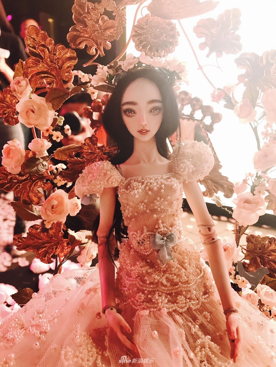 Con búp bê 'đắt khủng khiếp' mà Lý Thần tặng sinh nhật Phạm Gia