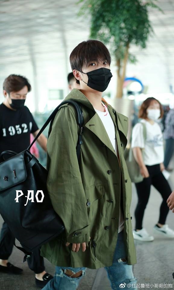 Dương Dương nhuộm lại tóc đen đẹp trai ngây ngất