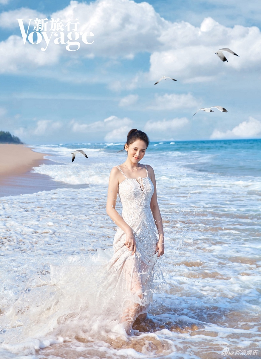 Say đắm trước vẻ đẹp nữ thần khi mỹ nhân Hoa ngữ diện đầm trắng