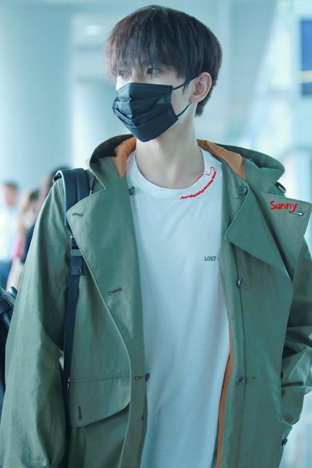 Dương Dương nhuộm lại tóc đen đẹp trai ngây ngất