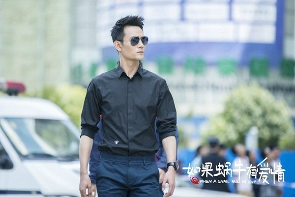 Soái ca Hoa ngữ khi diện áo sơ mi đen: người lịch lãm, người điển trai