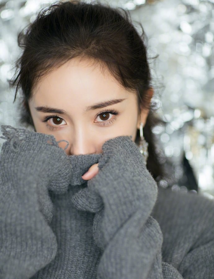 Dương Mịch lên chức mẹ bỉm sữa vẫn cứ ngọt ngào như thiếu nữ