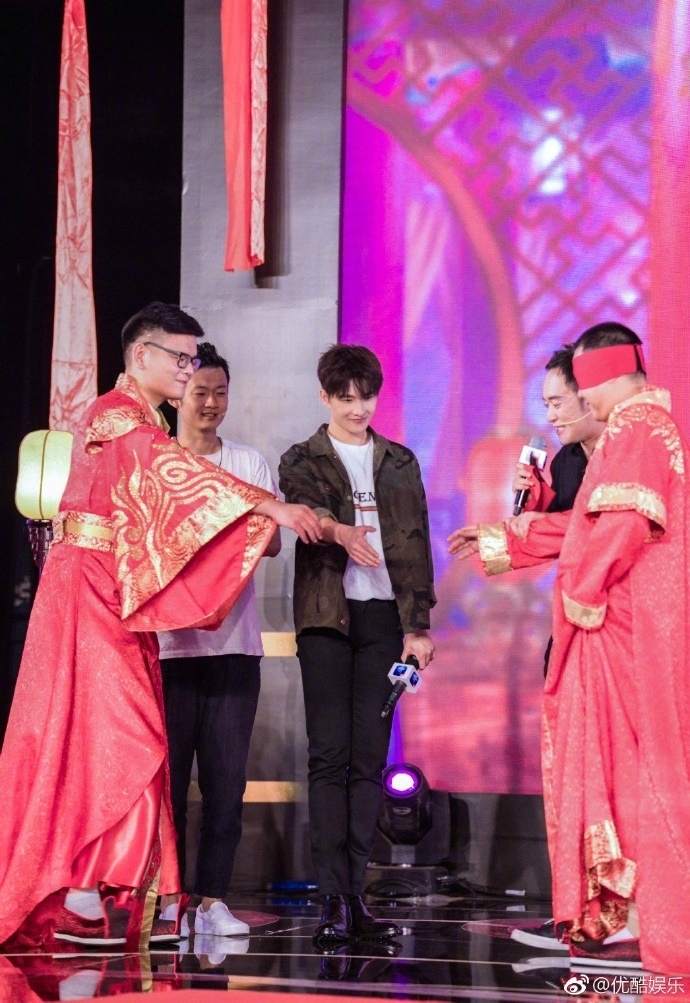 'Rụng rời' trước vẻ đẹp trai khó cưỡng của 'Đại thần' Dương Dương