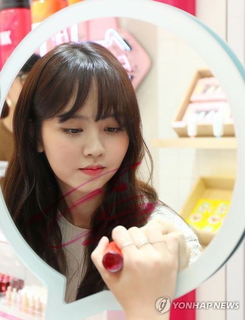 Kim So Hyun ngày càng đẹp ngây ngất lòng người khiến fan phổng mũi