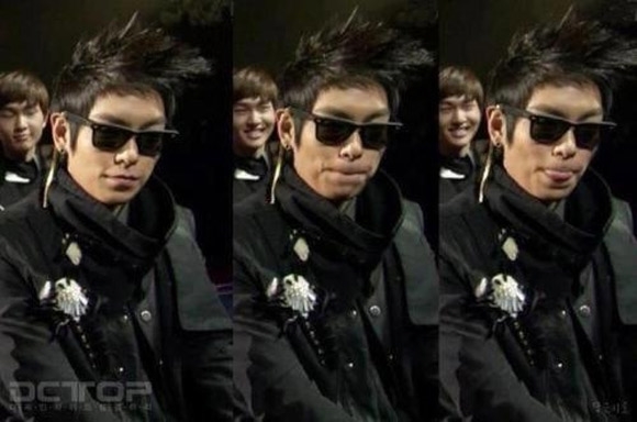 Khi sao làm 'thánh chụp ké' và những màn photobomb hài hước