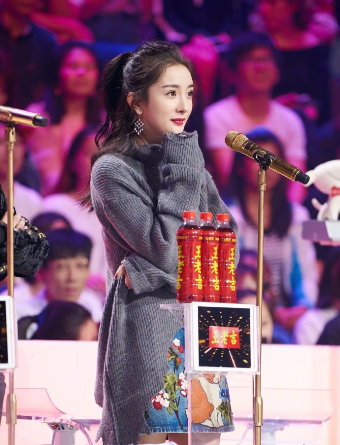 Dương Mịch lên chức mẹ bỉm sữa vẫn cứ ngọt ngào như thiếu nữ