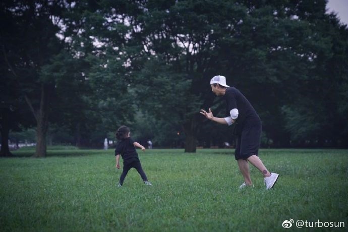 Tôn Lệ đã Đặng Siêu 'vạch tội' sau khi kể chuyện chồng và con gái