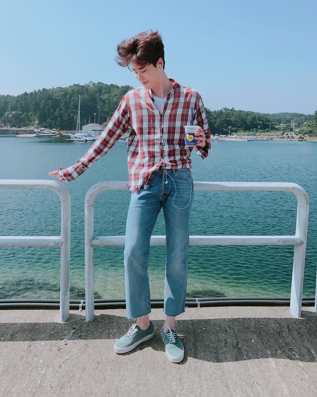Lee Jong Suk - Park Shin Hye lại dấy lên nghi ngờ hẹn hò
