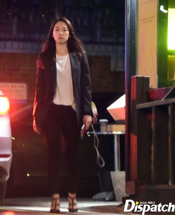 Lee Jong Suk - Park Shin Hye lại dấy lên nghi ngờ hẹn hò