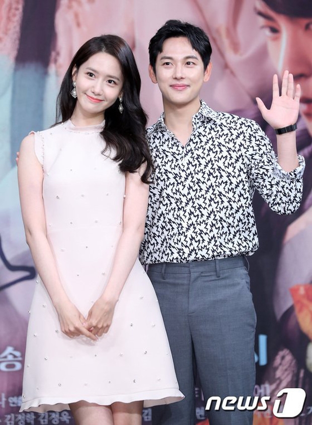 Yoona đến thăm người tình màn ảnh Im Si Wan trong quân ngũ