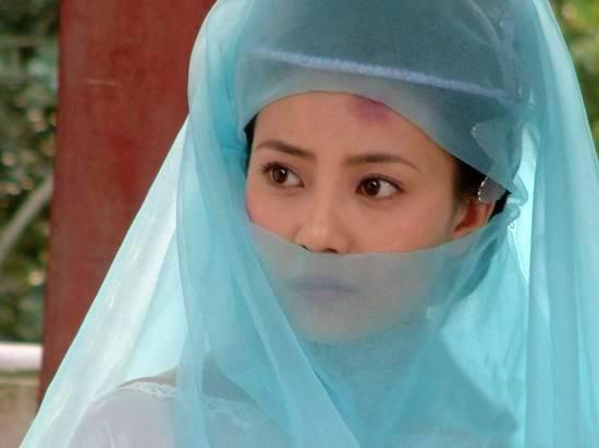 Những cách cải trang quen thuộc của các mỹ nhân trên màn ảnh Hoa ngữ