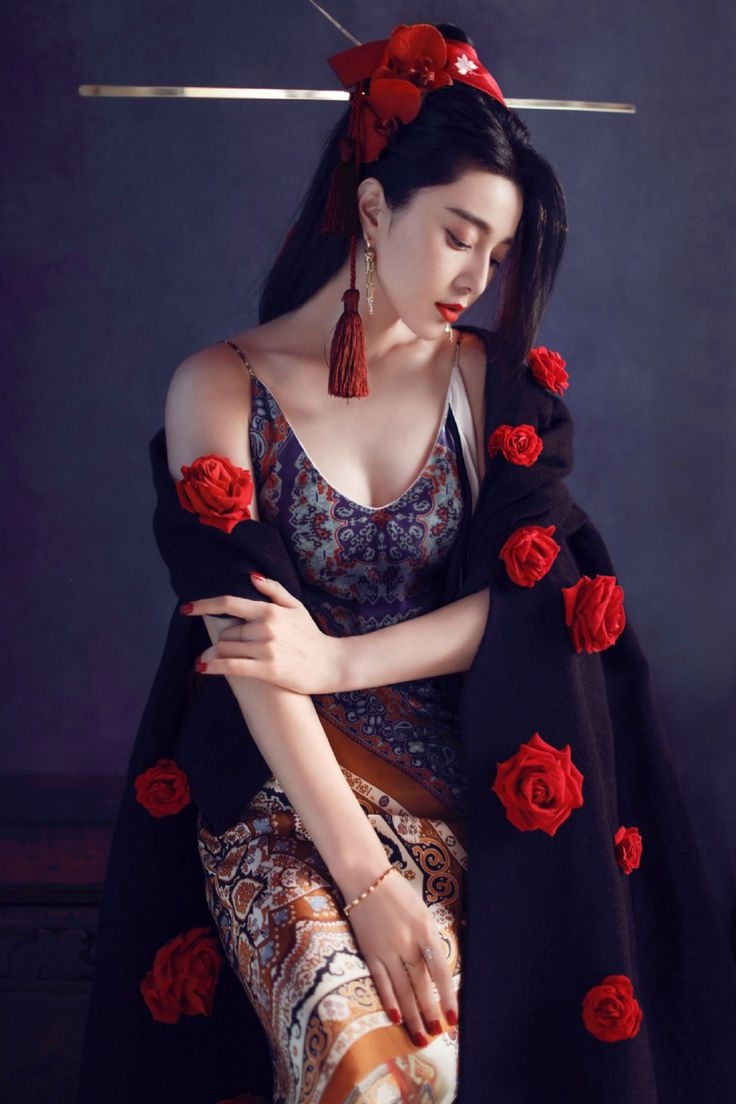 Top 10 mỹ nhân sở hữu số lượng người theo dõi trên MXH cao nhất