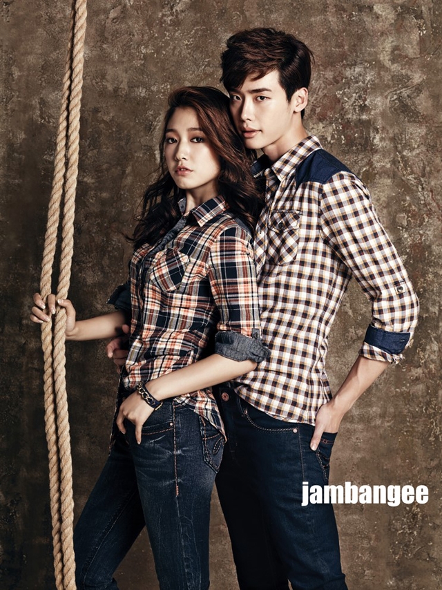 Lee Jong Suk - Park Shin Hye lại dấy lên nghi ngờ hẹn hò
