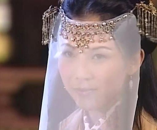 Những cách cải trang quen thuộc của các mỹ nhân trên màn ảnh Hoa ngữ