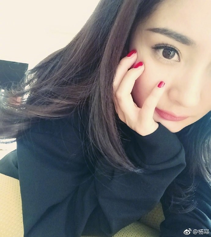 Bản sao Dương Mịch gây chú ý nhờ bắt chước phong cách ăn mặc