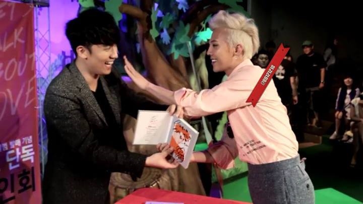 Té ngửa khi biết danh tính fan cuồng bám chặt cửa xe Seungri