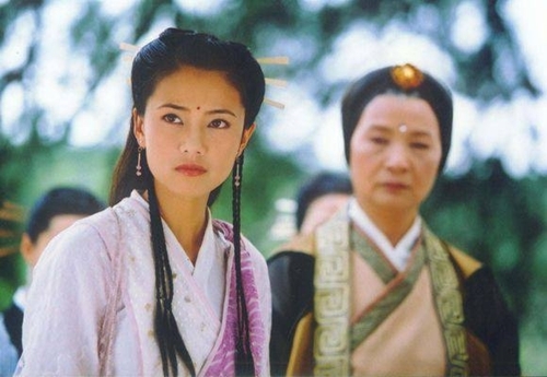 Triệu Lệ Dĩnh đã có tội tình gì mà cứ rumour nào phim mới cũng bị 'gọ