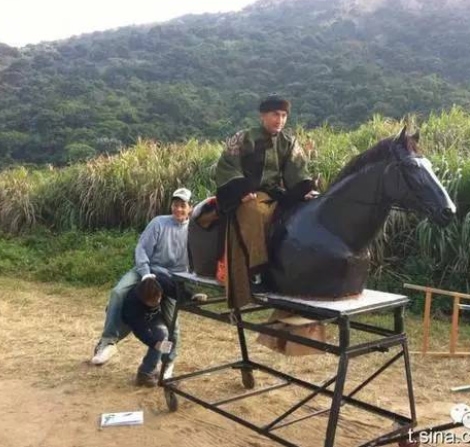Hậu trường những cảnh cưỡi ngựa 'diễn sâu quá sâu' của phim Hoa Ngữ
