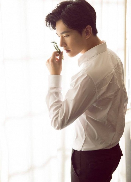 Dương Dương không chỉ đẹp trai mà còn là mỹ nam 'siêu vòng 3'