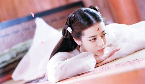 Mỹ nhân Hoa ngữ điểm mi tâm trên màn ảnh: Ai cũng xinh đẹp ngỡ ngàng