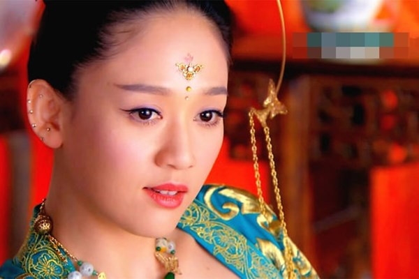 Mỹ nhân Hoa ngữ điểm mi tâm trên màn ảnh: Ai cũng xinh đẹp ngỡ ngàng