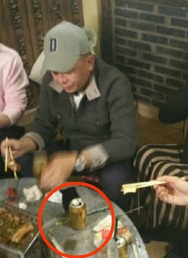 Fan 'hết hồn' khi Lưu Đào ngồi 'nốc bia' trong khi ông xã nhâm nhi trà