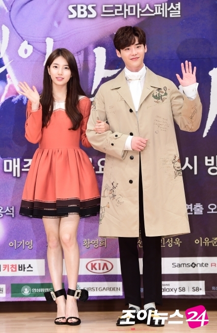 Lee Jong Suk - Suzy đáng yêu trong họp báo 'While You Were Sleeping'