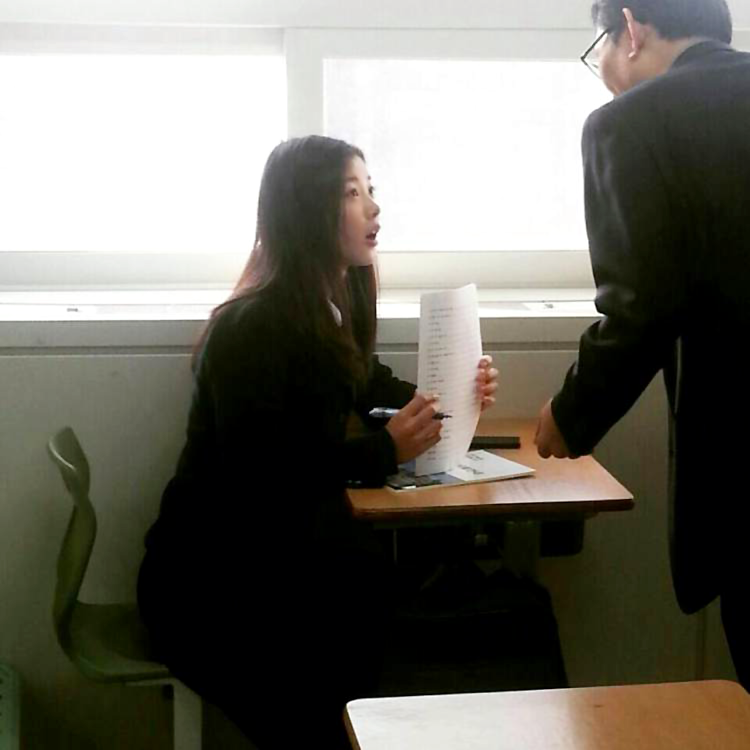 Khi không là diễn viên nổi tiếng, Kim Yoo Jung ở đời thường thế nào?