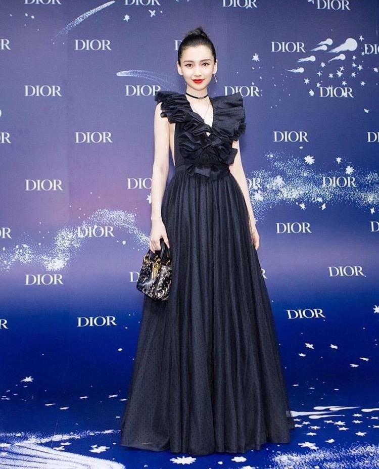 AngelaBaby quá xinh đẹp khi xuất hiện lộng lẫy như một nàng công chúa