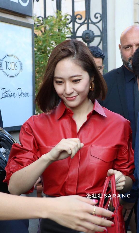 Krystal khoe tóc ngắn mới lạ sang chảnh tại Tuần lễ thời trang Milan