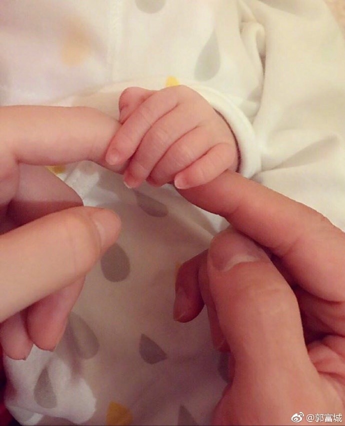 'Thiên vương' Quách Phú Thành hạnh phúc thông báo tin làm bố ở tuổi 52