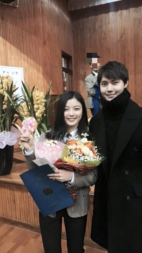 Khi không là diễn viên nổi tiếng, Kim Yoo Jung ở đời thường thế nào?