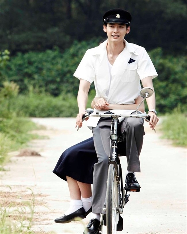 Lee Jong Suk và những khoảnh khắc trên phim 'xuất thần'