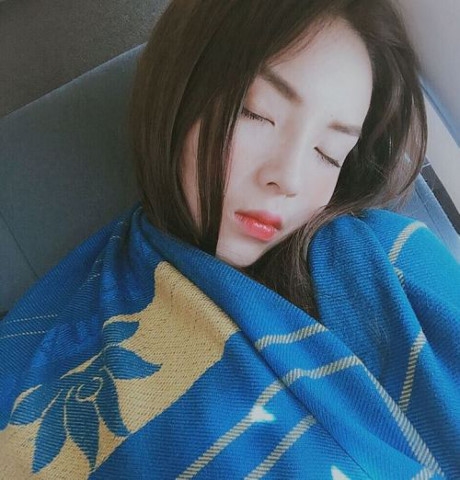 Hoa hậu Kỳ Duyên sở hữu vẻ đẹp nhẹ nhàng ngay cả khi ngủ gật