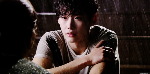 Lee Jong Suk và những khoảnh khắc trên phim 'xuất thần'