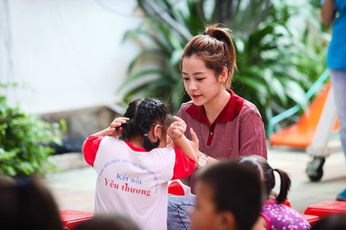 Tập hợp loạt ảnh chụp lén mà vẫn “đẹp rạng ngời” của sao Việt