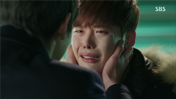Lee Jong Suk và những khoảnh khắc trên phim 'xuất thần'