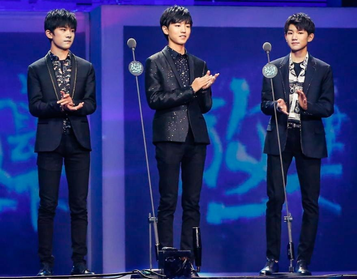 TFBoys Vương Tuấn Khải bước sang tuổi 18 trưởng thành, cực điển trai
