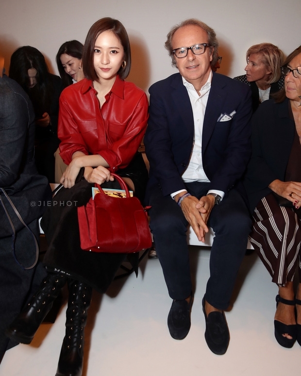 Krystal gây 'xôn xao' khi lần đầu tiên cắt tóc ngắn sau 8 năm debut