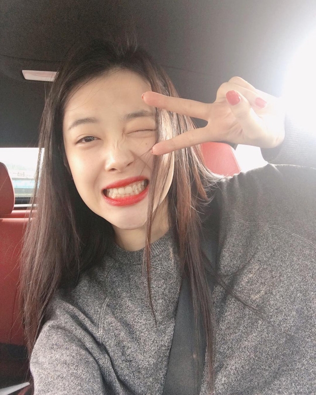 Thấy Krystal diện tóc ngắn, Sulli cũng cắt tóc nhuộm vàng