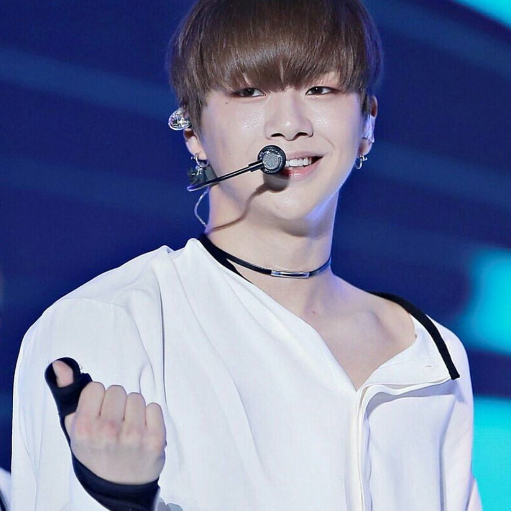 Những bộ phận cơ thể của Wanna One mà fan muốn bảo tồn như báu vật