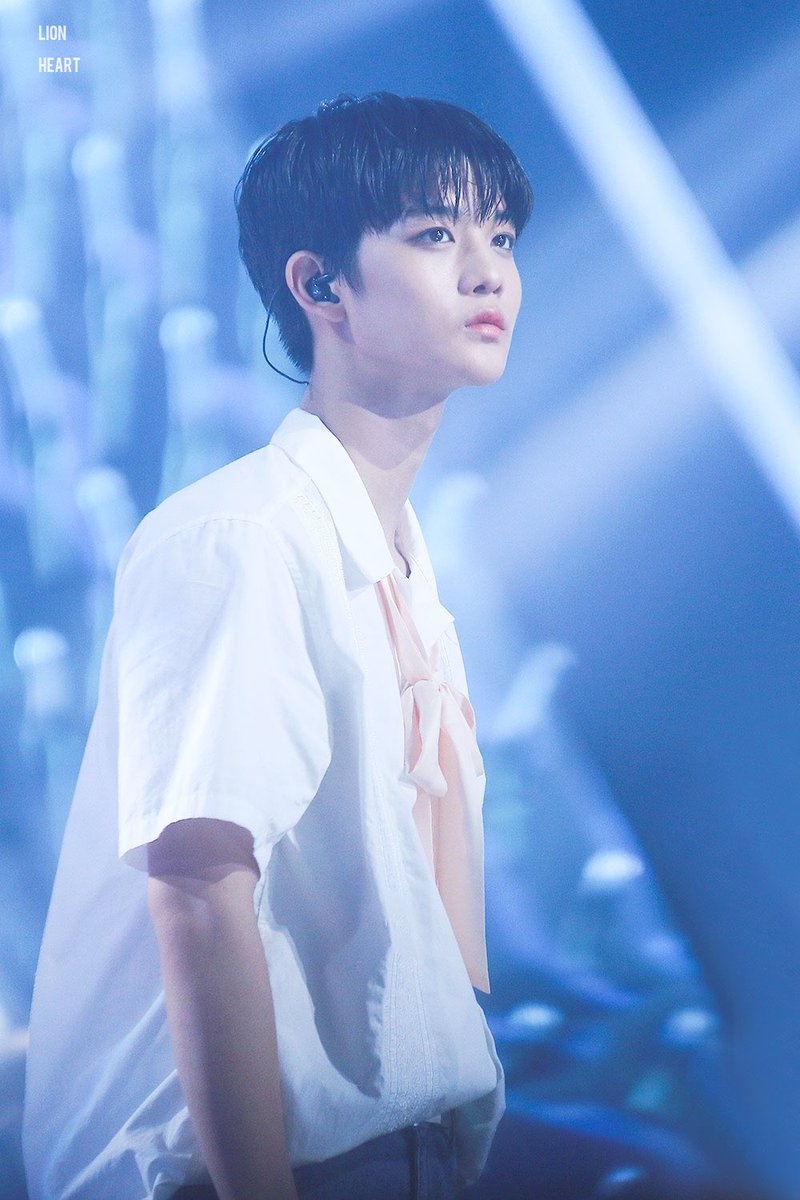 Những bộ phận cơ thể của Wanna One mà fan muốn bảo tồn như báu vật