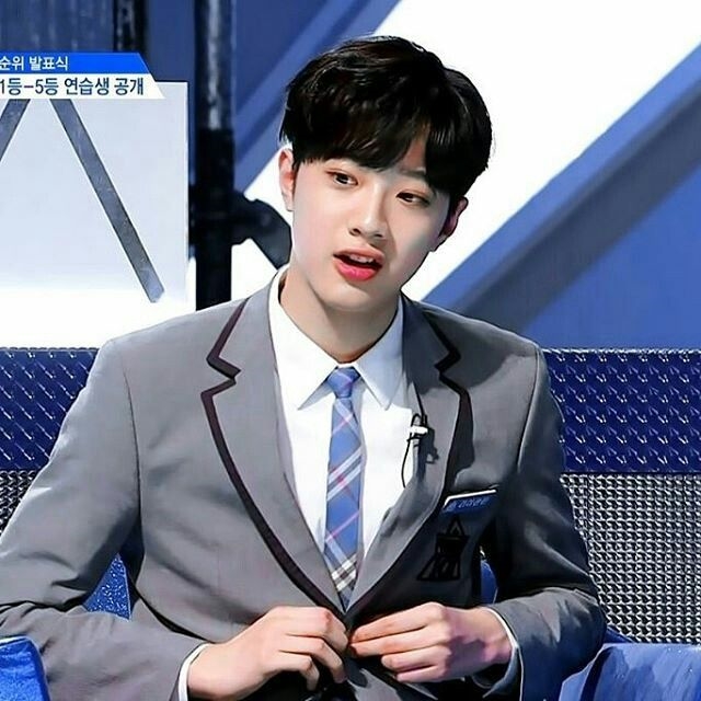Những bộ phận cơ thể của Wanna One mà fan muốn bảo tồn như báu vật