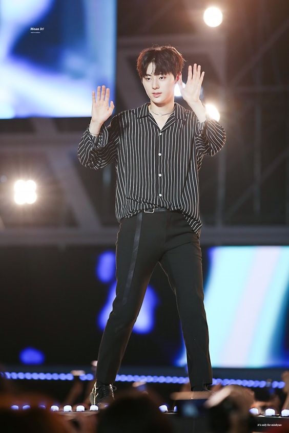 Những bộ phận cơ thể của Wanna One mà fan muốn bảo tồn như báu vật