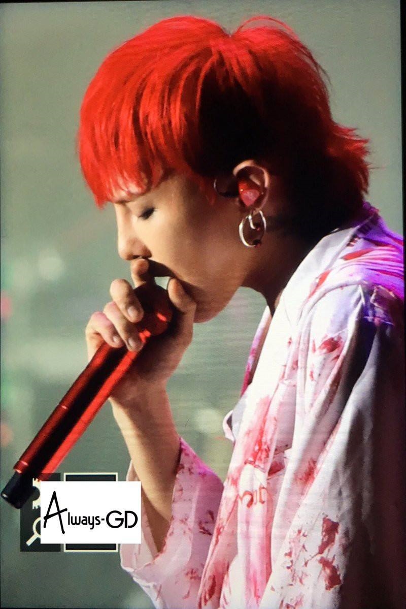G-Dragon ra mắt màu tóc mới khiến fan 'bấn loạn'