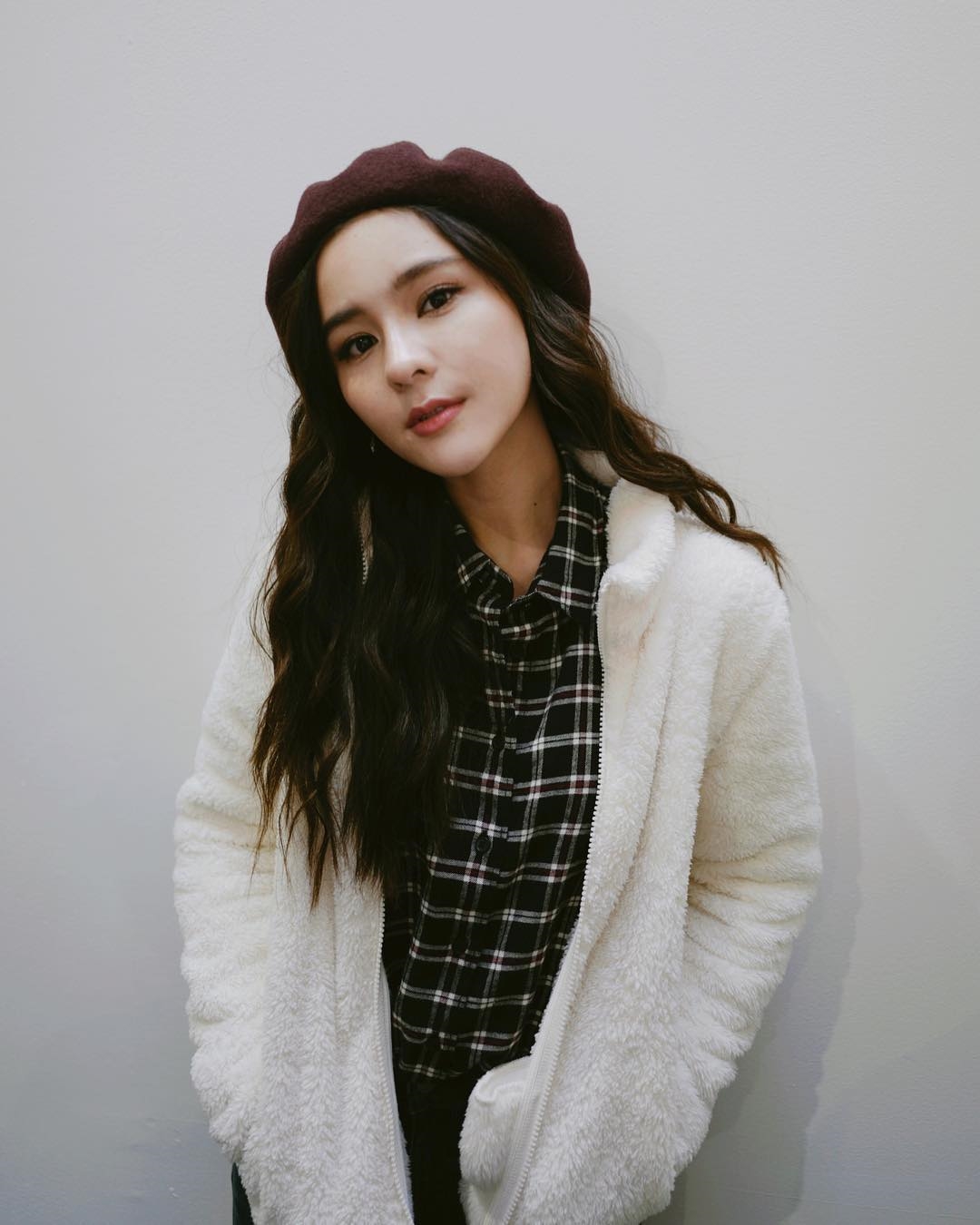 Aom Sushar tiết lộ đang tìm hiểu người ngoài ngành