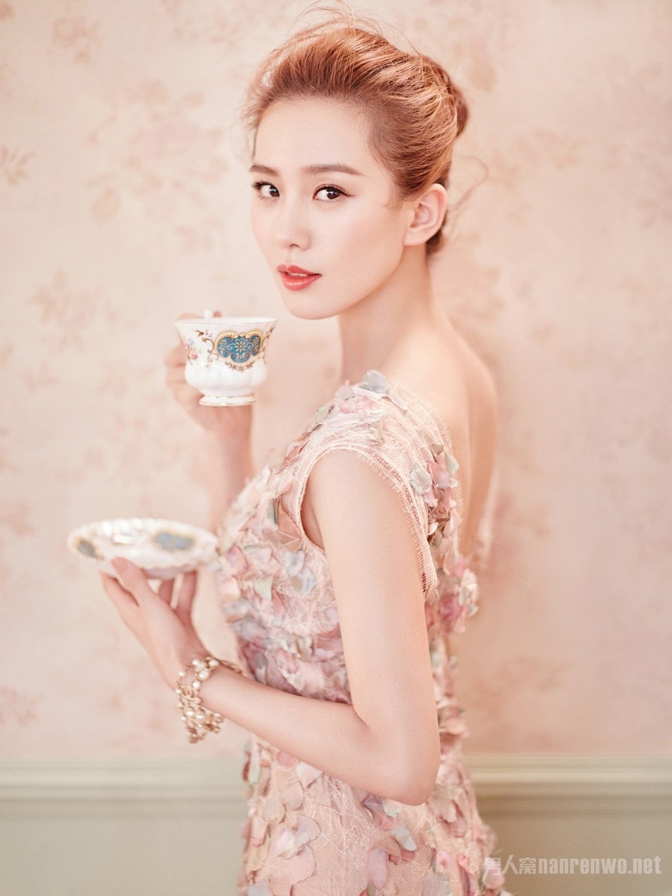 Tin đồn nhảm Cbiz gần đây của blogger khiến fan ném đá dữ dội
