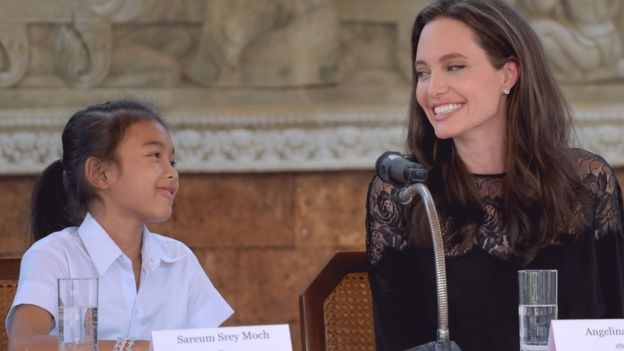 Fan vui ừng khi Angelina Jolie tăng cân trở lại và ăn mặc đẳng cấp