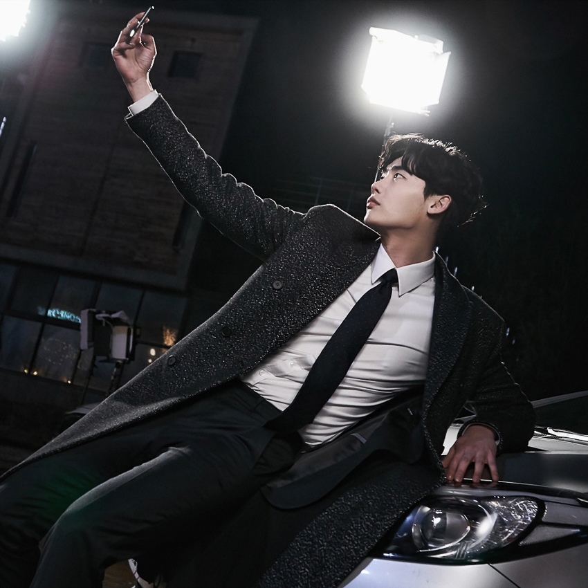 Ngắm loạt hình Lee Jong Suk trong 'While You Were Sleeping'